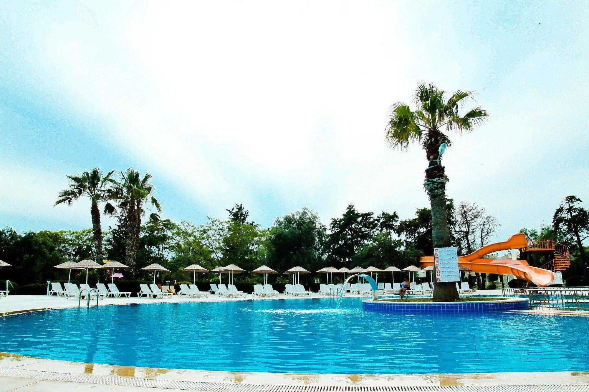 The Holiday Resort ดีดิม ภายนอก รูปภาพ